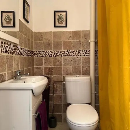 Jolie Maison Atypique Vezenobres