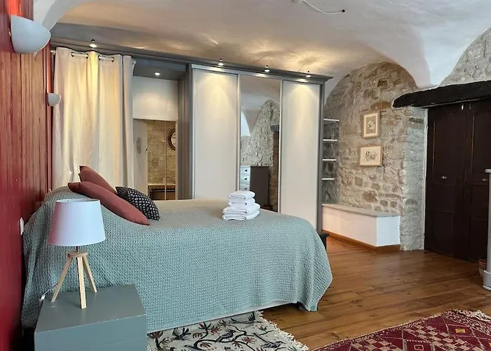 Feriehus Jolie Maison Atypique Vezenobres